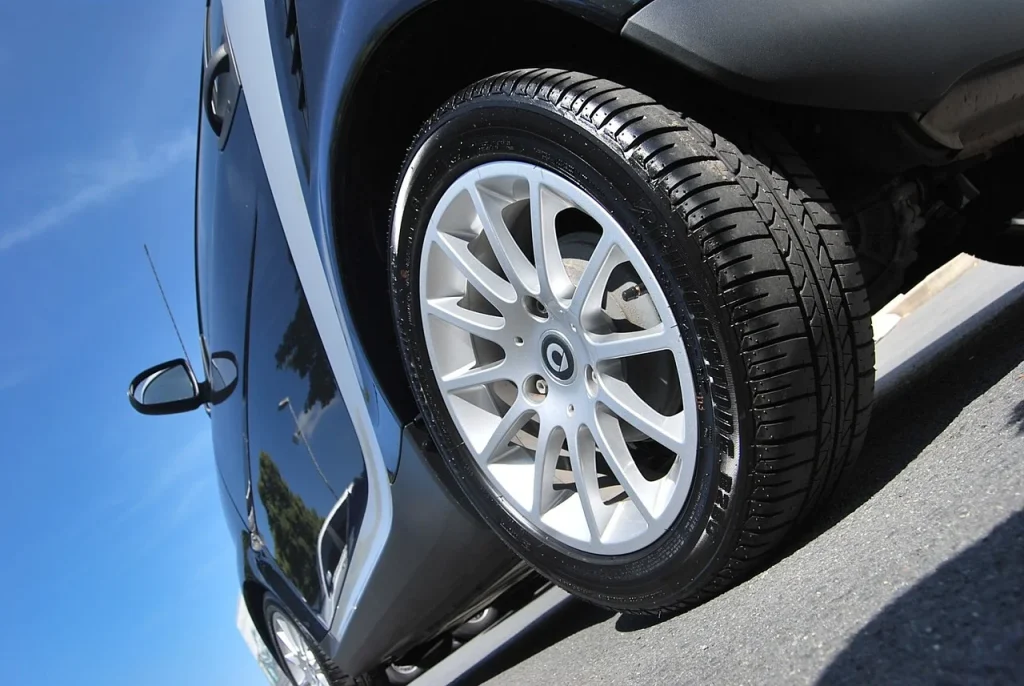 Cómo saber si los neumáticos de mi coche están desgastados